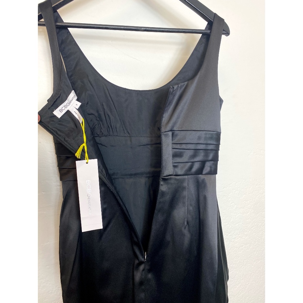 BCBGGENERATION Black Front Ruffle Cocktail Dress - Picture 3 of 4